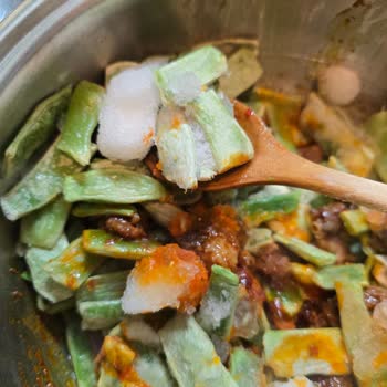 Yanmış Ve Buruşmuş Fasulye Şikayeti: Feast'in Kalitesi Sorgulanıyor