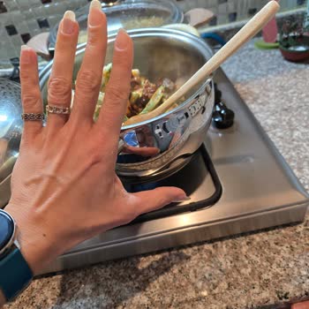 Yanmış Ve Buruşmuş Fasulye Şikayeti: Feast'in Kalitesi Sorgulanıyor