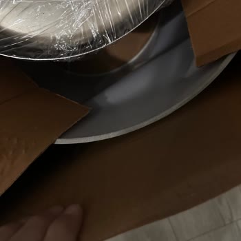 Yurtiçi Kargo Ürünün İlk Parçasının Kutusu Açık İçinde Bulunan Ürün Ezilmiş Şekli Bozulmuştu