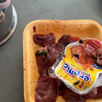 BİM'den Aldığımız Tavuk Ciğerinde Bozuk Parçalar