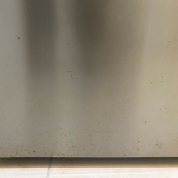 Liebherr Buzdolabında Paslanma Ve Yetersiz Servis Hizmeti