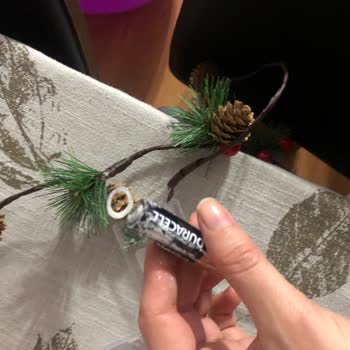 Duracell Pil Patladı, TV Ve Sehpa Zarar Gördü