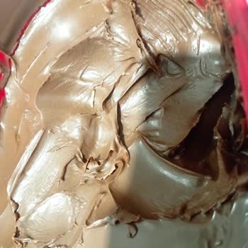 Çikolata Paketinden Kurt Çıkması Şoku