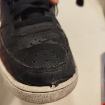 Deichmann Nike Ayakkabımda Deri Soyulması Ve Kırılma Sorunu!