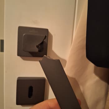 Kalitesiz Kapı Kolları Ve Üretim Hatası