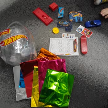 Hot Wheels Lisanslı Yumurtadan Çıkan Oyuncaklar Çok Kötü!