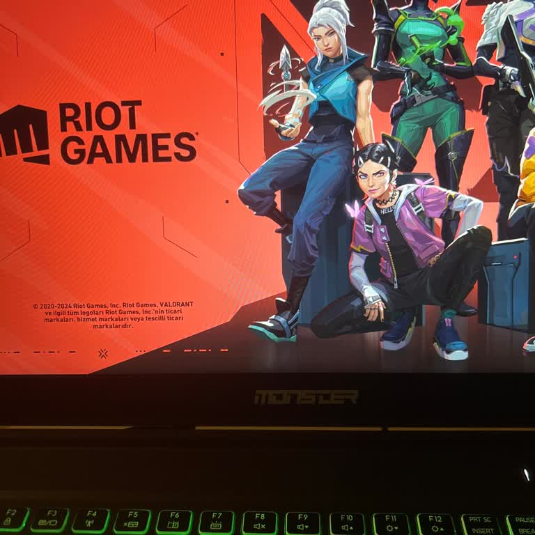 Monster Notebook Laptop Oyunlarda Donuyor Ve Çözüm Bulunamıyor