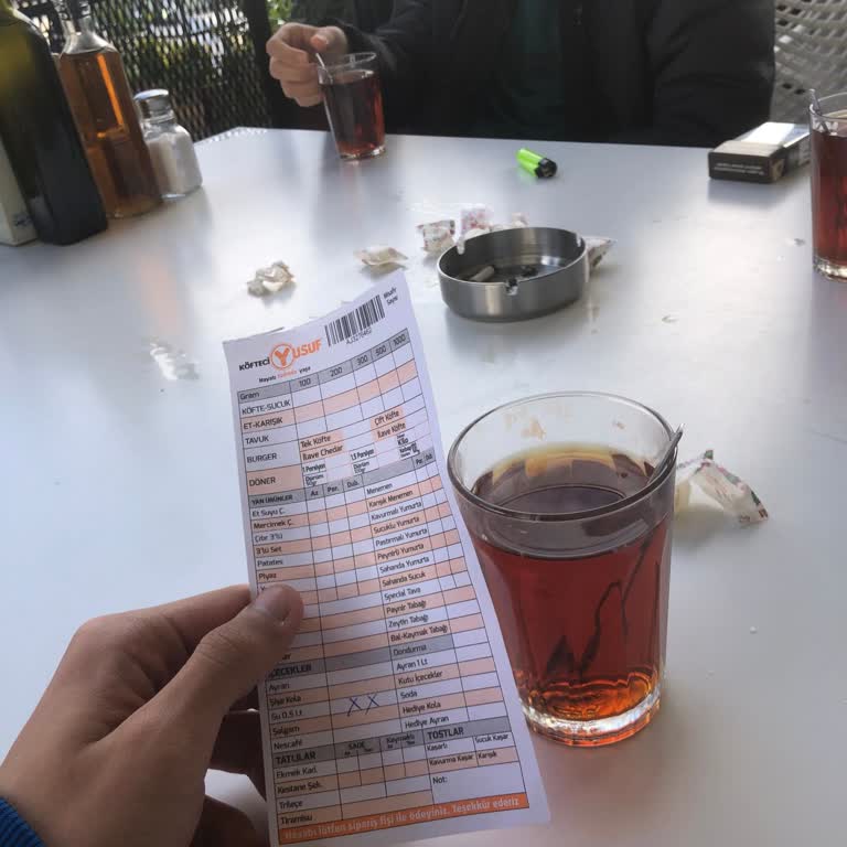 Köfteci Yusuf'ta Çay Ücreti Şoku