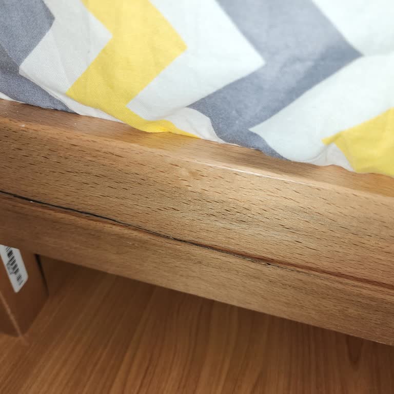 Mobilya Kurulumunda Çatlak Ve Geciken Destek