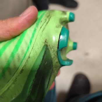 Dayanıklılık Sorunu: Nike Ayakkabımın Topuk Çivileri Açıldı