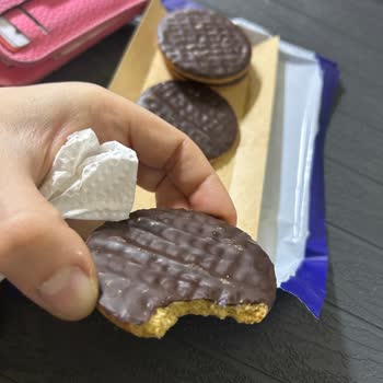 Ülker McVities Bisküvisinde Plastik Parça Şoku