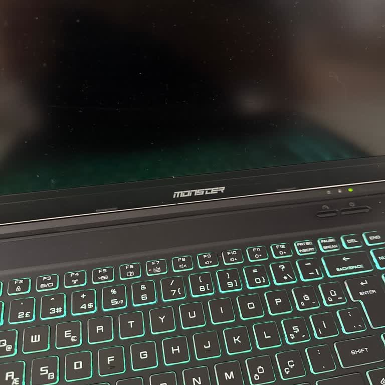 Monster Laptop Ekran Sorunu Ve Hayal Kırıklığı