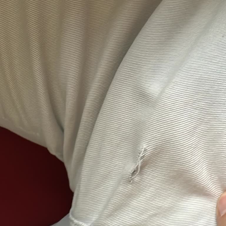 Mavi Kot Pantolonda Beklenmedik Yırtılma Sorunu