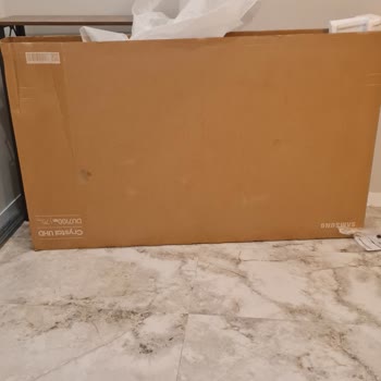 Kırık TV Ve İlgisiz Müşteri Hizmeti