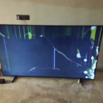 Kırık TV Ve İlgisiz Müşteri Hizmeti