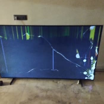 Kırık TV Ve İlgisiz Müşteri Hizmeti