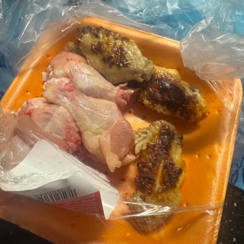 Bozuk Ürün Satışı: Sağlık Riski Taşıyan Tavuk Kanatları