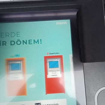 VakıfBank ATM'si Kartları Yutuyor Ve Müşteri Hizmetleri Yetersiz