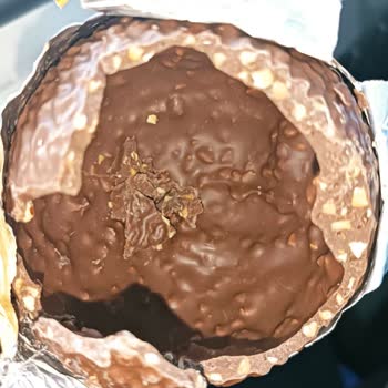 Ferrero Grand Rocher Çikolatasının İçi Boş Çıktı Hayal Kırıklığı Yaşadım