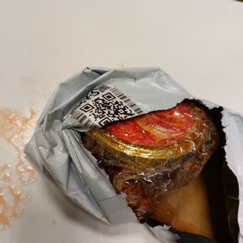 Wildberries&nbsp;Товар не кондиционный, прислали разбитую банку икры