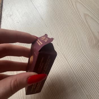 Sephora'da Hediye Ruj Değişiminde Ambalaj Sorunu