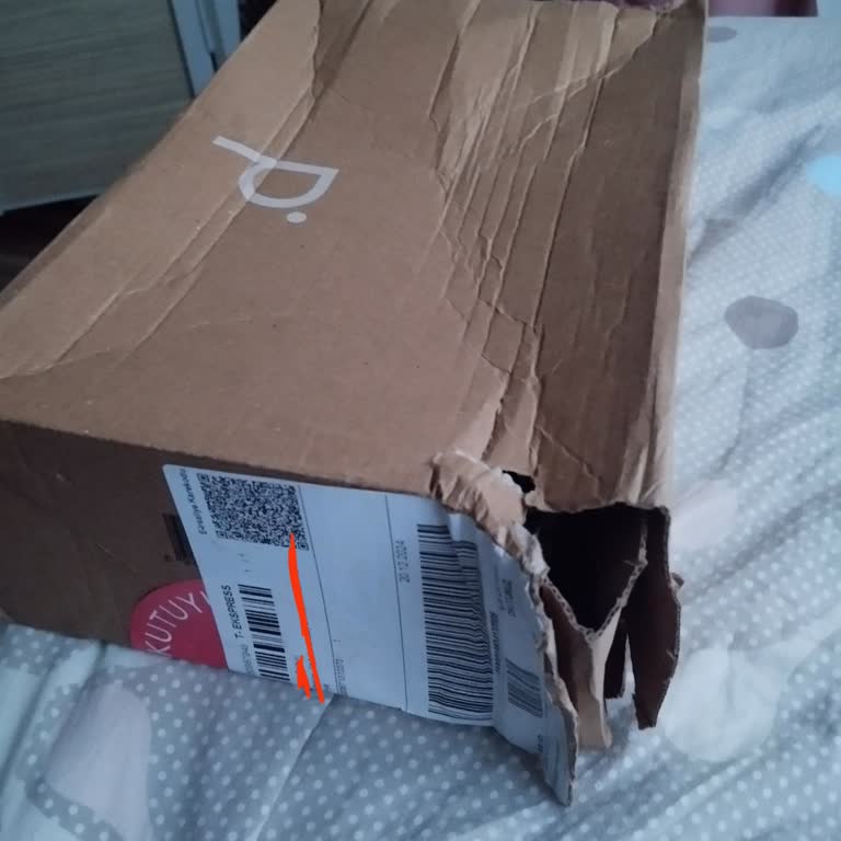 Penti Yırtık Paket Ve Hayal Kırıklığı