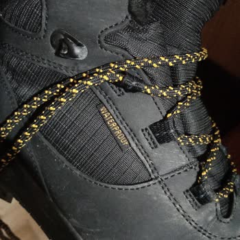 Su Geçirmez Bot Su Alıyor: FLO Mağazasından Hayal Kırıklığı