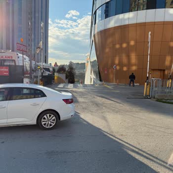 Güvenlik Görevlisinin Saygısız Tavırları