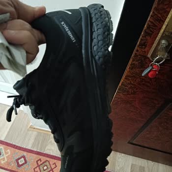 FLO Mağazasında Saygısızlık Ve Ayakkabı Sorunu