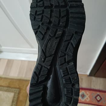 FLO Mağazasında Saygısızlık Ve Ayakkabı Sorunu