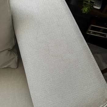 Silinebilir Koltuklar Leke Tutuyor, Çözüm Yok