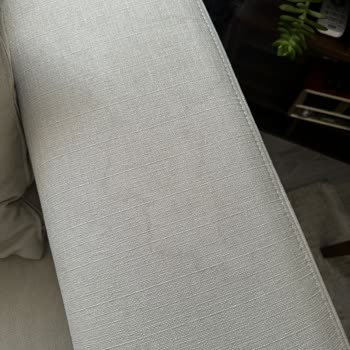 Silinebilir Koltuklar Leke Tutuyor, Çözüm Yok