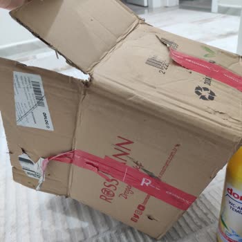 Kırık Ve Yıpranmış Ürünlerle Gelen Kargo Şoku