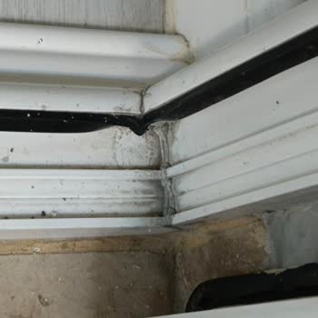 Çam Temizlik 5 Bin Lira Aldı Ama Hiçbir Yeri Temizlemeden Gitmişler!