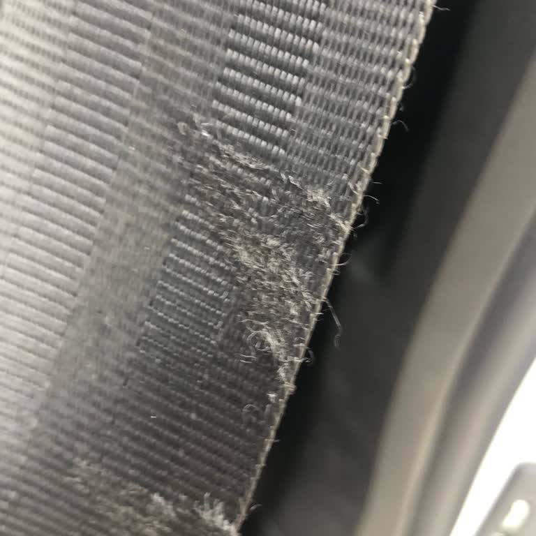 Opel Combo Aracımda Emniyet Kemeri Sorunu