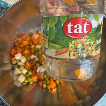 Tat Markalı Garnitürde Böcek Şoku: Sağlık Tehlikesi Ve Mağduriyet Talebi