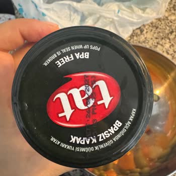 Tat Markalı Garnitürde Böcek Şoku: Sağlık Tehlikesi Ve Mağduriyet Talebi