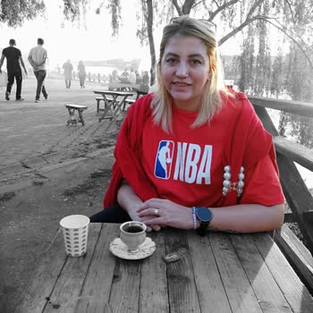 Beklenmedik Renk Değişimi: Siyah Saç Şoku