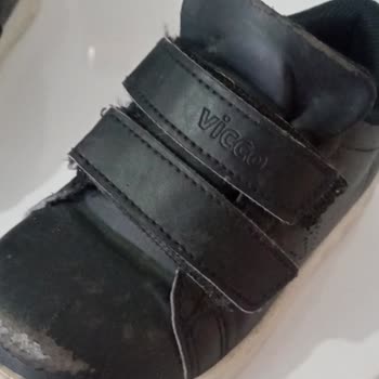 Vicco Işıklı Spor Ayakkabının Hızla Soyulması