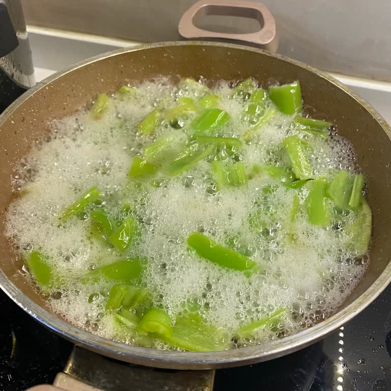 Köpüren Yağ Sorunu: Kızartmalarım Çöpe Gidiyor