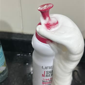 Saç Köpüğü Krizi: Kontrol Edilemeyen Püskürtme Sorunu