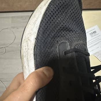 Adidas Ayakkabıda Beklenmedik Yıpranma Sorunu