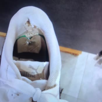 Puma Ayakkabımın Tabanı Çöktü, Firma Sorumluluk Almıyor