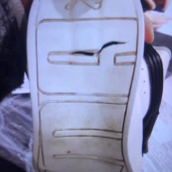 Puma Ayakkabımın Tabanı Çöktü, Firma Sorumluluk Almıyor