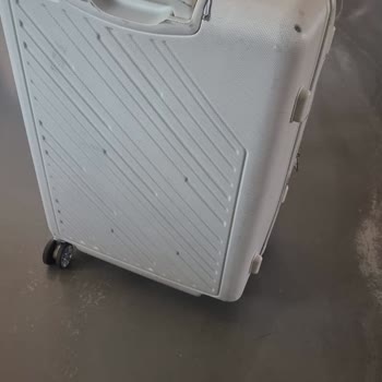 Hasarlı Bagaj Ve İletişim Sorunları: Çözüm Bekleyen Yolcu