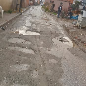 Bozuk Yollar Güvenliğimizi Tehdit Ediyor