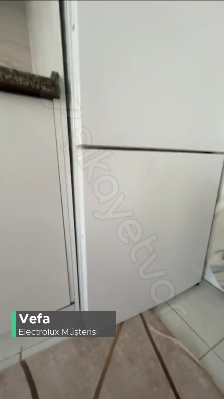 Electrolux Buzdolabı Kapağını Değil De Komple Değişimini İstiyorum! videonun kapak resmi