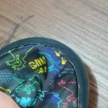Üç Giyimde Dağılan Botlar