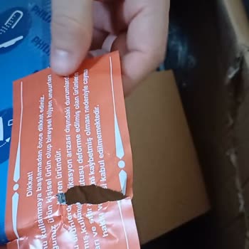 Yırtık Koli Ve Hijyen Etiketiyle Gelen Hayal Kırıklığı