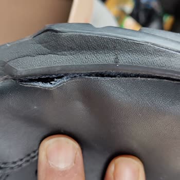 Adidas Ayakkabıda Üretim Hatası Ve Hayal Kırıklığı!